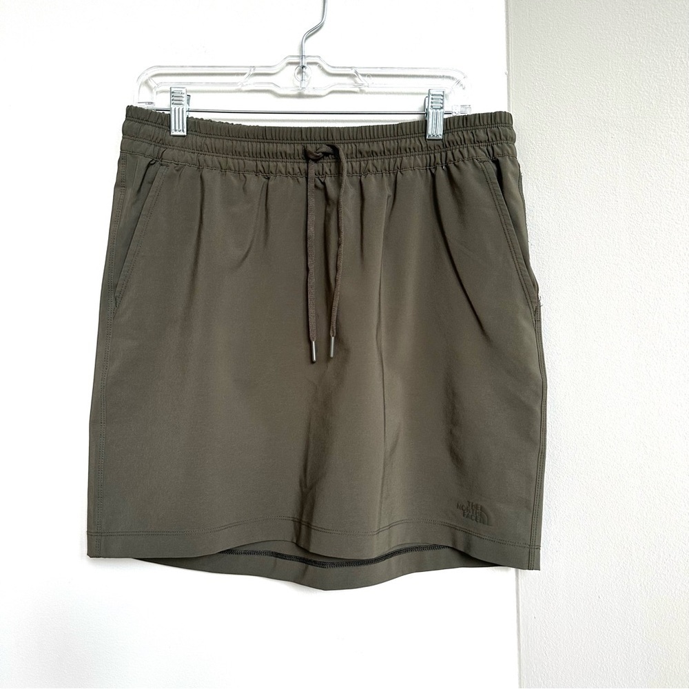 The North Face Athletic Mini Skirt Drawstring Waist Olive Green Pockets